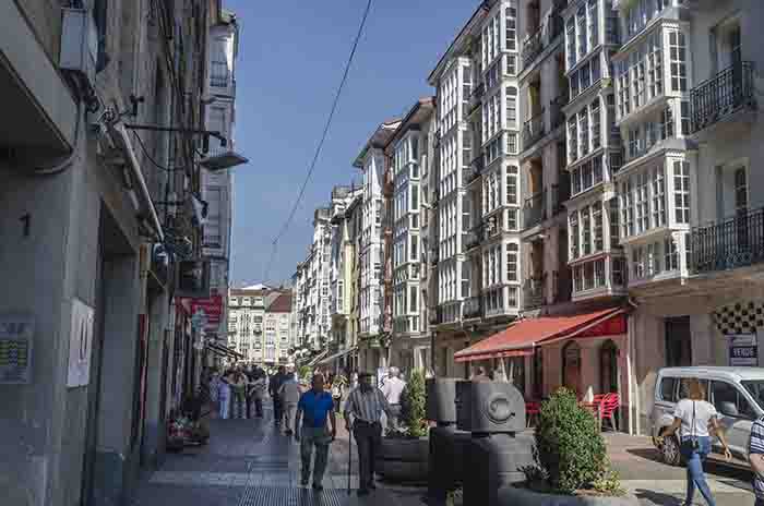 Álava - Vitoria-Gasteiz 43 - calle Diputación Foral.jpg